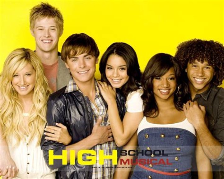 Lovely: The High School Musical: The Musical: The Series star teamed the bright-coloured dress with a skinny black belt